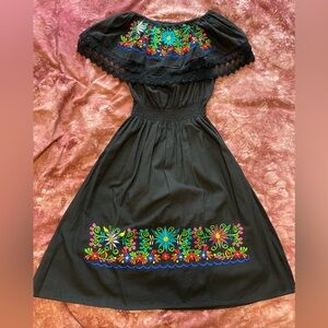 Mexican folk dress M-L